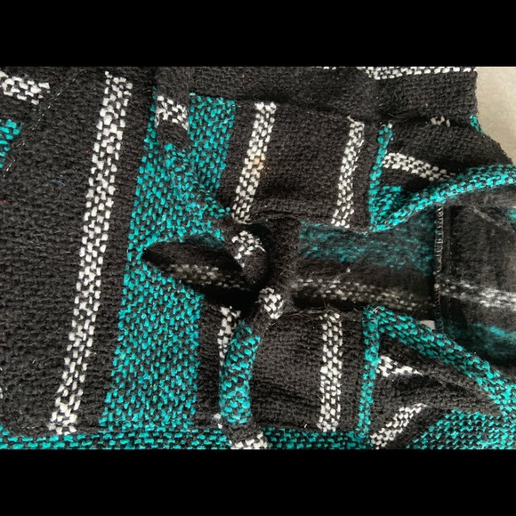 Poncho sweatshirt - Picture 2 of 4